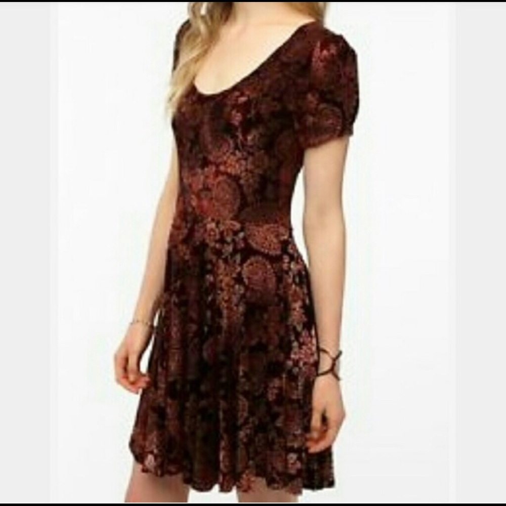 NWT MinkPink for UO Russian Roulette  Velvet Dress